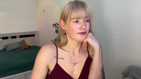 Snapshot of hannah_levis_ chatting on 04/04/26, 02:25 hannah levis online show from 04/04/26, 02:25