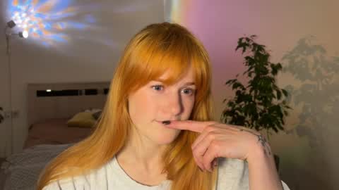 Snapshot of hannah_levis_ chatting on 04/21/26, 08:23 hannah levis online show from 04/21/26, 08:23