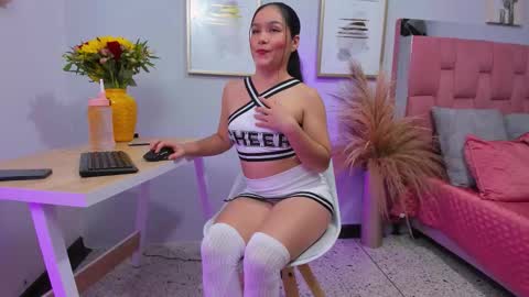 Maira online show from 10/10/25, 08:19