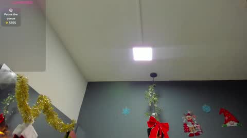 HANNAH MILLER online show from 12/24/24, 11:06