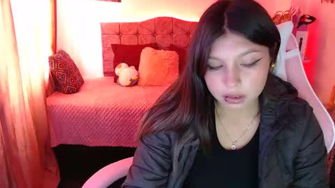 Snapshot of hannah_swet chatting on 02/18/25, 05:42 hannah_swet online show from 02/18/25, 05:42