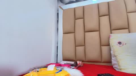 Snapshot of hannah_teehn chatting on 12/02/25, 07:09 hannah_teehn online show from 12/02/25, 07:09