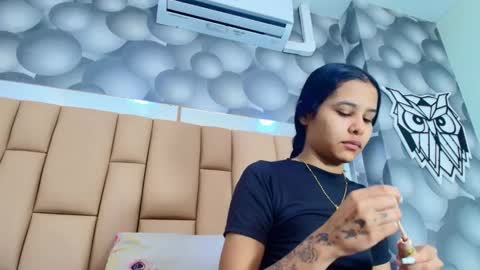 Snapshot of hannah_teehn chatting on 12/16/25, 07:08 hannah_teehn online show from 12/16/25, 07:08