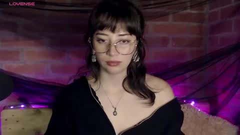 Hannah online show from 12/18/25, 02:17