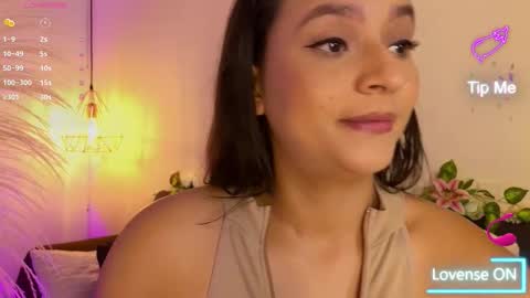 Snapshot of hannah_williams1 chatting on 10/24/25, 09:11 Hannah Williams online show from 10/24/25, 09:11