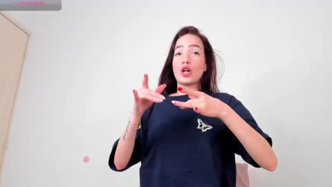 Snapshot of hannah_xoxo_ chatting on 12/31/24, 11:06 Hannah online show from 12/31/24, 11:06