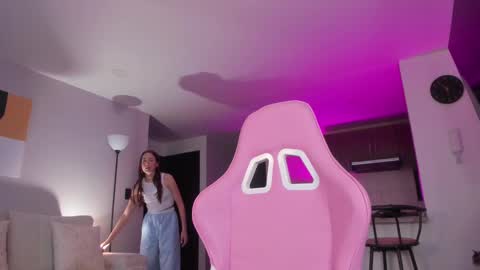 Snapshot of hannah_xoxo_ chatting on 02/10/25, 10:51 Hannah online show from 02/10/25, 10:51