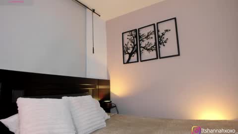 Snapshot of hannah_xoxo_ chatting on 03/03/26, 10:04 Hannah online show from 03/03/26, 10:04