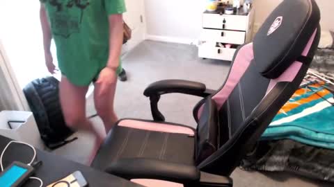 Snapshot of hannahbreeze chatting on 02/03/25, 10:25 Hannah Breeze online show from 02/03/25, 10:25