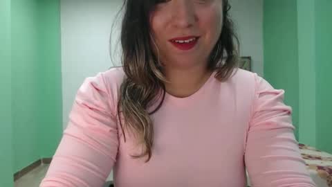 Snapshot of hannahevans2 chatting on 04/18/26, 03:27 hannahevans2 online show from 04/18/26, 03:27