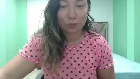 Snapshot of hannahevans2 chatting on 05/25/26, 12:11 hannahevans2 online show from 05/25/26, 12:11