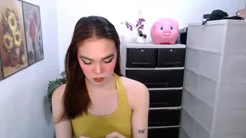 HANNAH online show from 04/30/26, 01:45