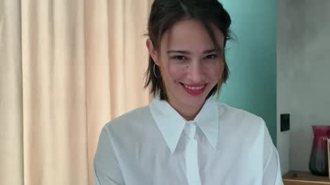 Snapshot of hannahinto chatting on 04/18/26, 09:35 hannahinto online show from 04/18/26, 09:35