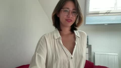 Snapshot of hannahinto chatting on 07/17/26, 02:02 hannahinto online show from 07/17/26, 02:02
