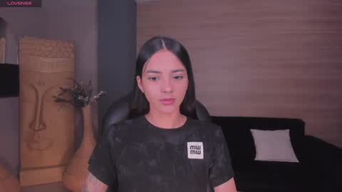 Snapshot of hannahjamesx chatting on 01/03/25, 06:46 HANNAH J online show from 01/03/25, 06:46