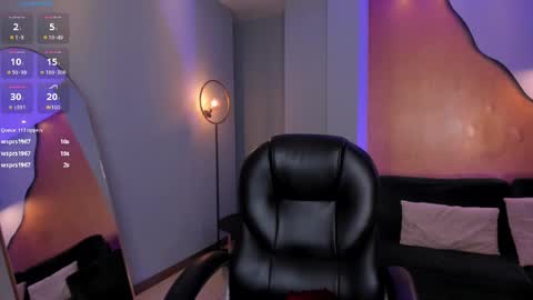 Snapshot of hannahjamesx chatting on 02/19/25, 10:20 HANNAH J online show from 02/19/25, 10:20