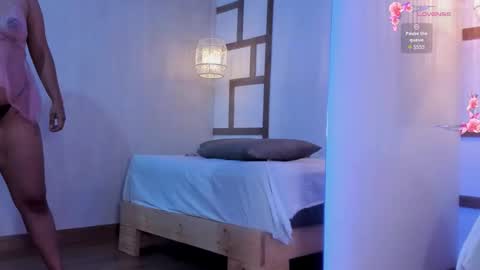 Snapshot of hannahmonttgomery chatting on 10/07/25, 04:37 hannahmonttgomery Help me reach 100 Hands up online show from 10/07/25, 04:37