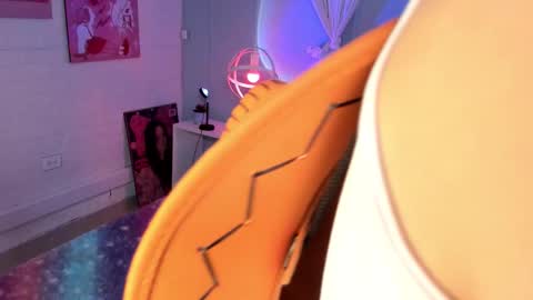 Hannah online show from 10/22/25, 11:54