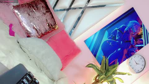 Snapshot of hannahsmit_ chatting on 12/22/24, 04:17 hannahsmit_ online show from 12/22/24, 04:17