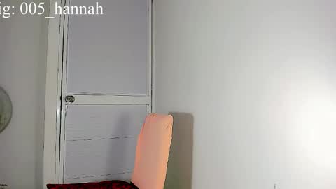 Snapshot of hannahsmit_ chatting on 10/12/25, 02:21 hannahsmit_ online show from 10/12/25, 02:21