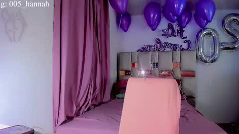 Snapshot of hannahsmit_ chatting on 10/26/25, 04:40 hannahsmit_ online show from 10/26/25, 04:40