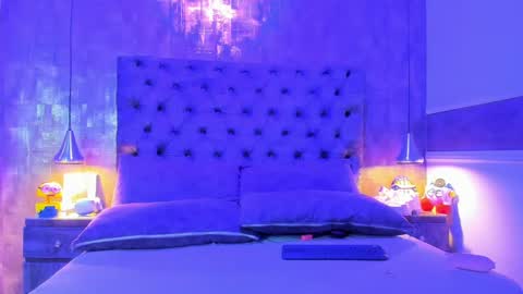 Snapshot of hannahvianey chatting on 09/15/25, 01:55 Hannah online show from 09/15/25, 01:55