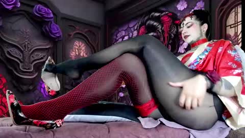 Snapshot of hannalicious4u chatting on 03/11/25, 01:05 FOLLOW ME INTA MOONXMAFE online show from 03/11/25, 01:05