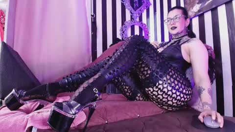 Snapshot of hannalicious4u chatting on 03/24/26, 08:47 FOLLOW ME INTA MOONXMAFE online show from 03/24/26, 08:47