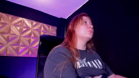 Snapshot of hannamartinn_ chatting on 09/24/25, 04:43 hannamartinn_ online show from 09/24/25, 04:43