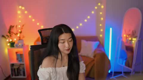 Snapshot of hannarosie chatting on 04/19/26, 06:32 hannarosie online show from 04/19/26, 06:32
