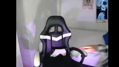 Snapshot of hannasmith_hot chatting on 01/15/26, 01:21 hanna online show from 01/15/26, 01:21