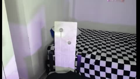 Snapshot of hannasmith_hot chatting on 03/01/26, 12:01 hanna online show from 03/01/26, 12:01