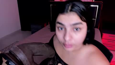 Hannasscott online show from 09/17/25, 11:45