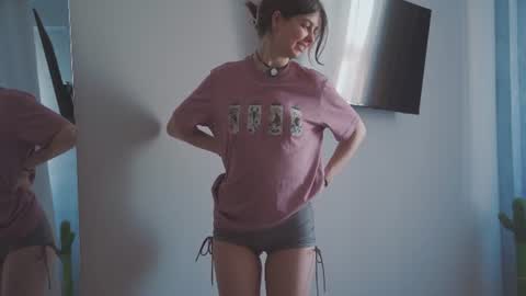Snapshot of hannasthesia chatting on 06/19/26, 03:55 Hanna online show from 06/19/26, 03:55