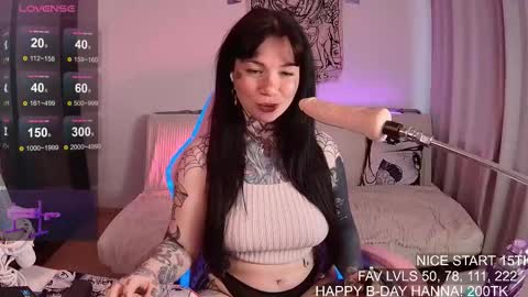 Snapshot of hannawonderx chatting on 10/10/25, 02:05 Anna online show from 10/10/25, 02:05