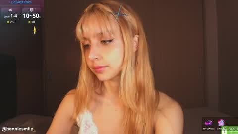 Snapshot of hanniesmile_ chatting on 04/11/26, 07:07 Hannie online show from 04/11/26, 07:07