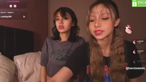 Snapshot of hanniesmile_ chatting on 06/29/26, 01:56 Hannie online show from 06/29/26, 01:56