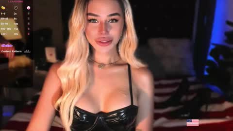 Snapshot of hanny113826 chatting on 10/13/25, 02:00 hanny113826 online show from 10/13/25, 02:00