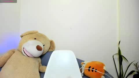 taylor live   online show from 05/15/26, 11:01