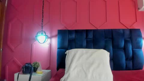 Snapshot of hanny_bliss chatting on 05/14/26, 12:01 Hanny online show from 05/14/26, 12:01