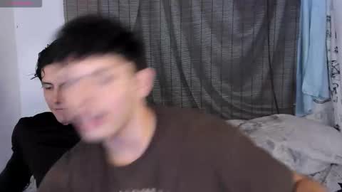 Snapshot of hans_andres17 chatting on 12/04/25, 10:51 hans and andres online show from 12/04/25, 10:51