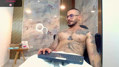 Snapshot of hanz_col chatting on 12/23/24, 02:13 hanz_col online show from 12/23/24, 02:13