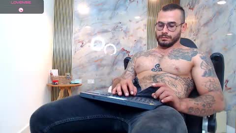 Snapshot of hanz_col chatting on 01/01/25, 01:26 hanz_col online show from 01/01/25, 01:26