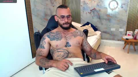 Snapshot of hanz_col chatting on 02/18/25, 02:05 hanz_col online show from 02/18/25, 02:05