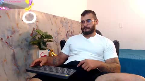 Snapshot of hanz_col chatting on 09/17/25, 01:02 hanz_col online show from 09/17/25, 01:02