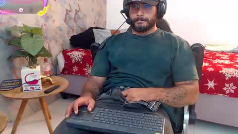 Snapshot of hanz_col chatting on 10/09/25, 03:21 hanz_col online show from 10/09/25, 03:21