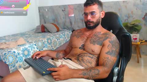 Snapshot of hanz_col chatting on 10/27/25, 04:55 hanz_col online show from 10/27/25, 04:55