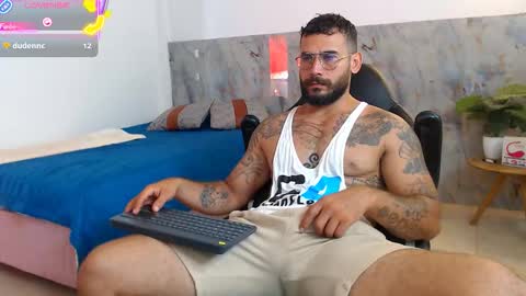 Snapshot of hanz_col chatting on 10/28/25, 12:41 hanz_col online show from 10/28/25, 12:41