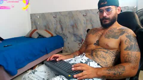 hanz_col online show from 11/08/25, 10:37