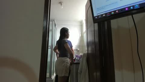 Snapshot of happy_cream_ chatting on 12/24/24, 02:12 happy_cream_ online show from 12/24/24, 02:12